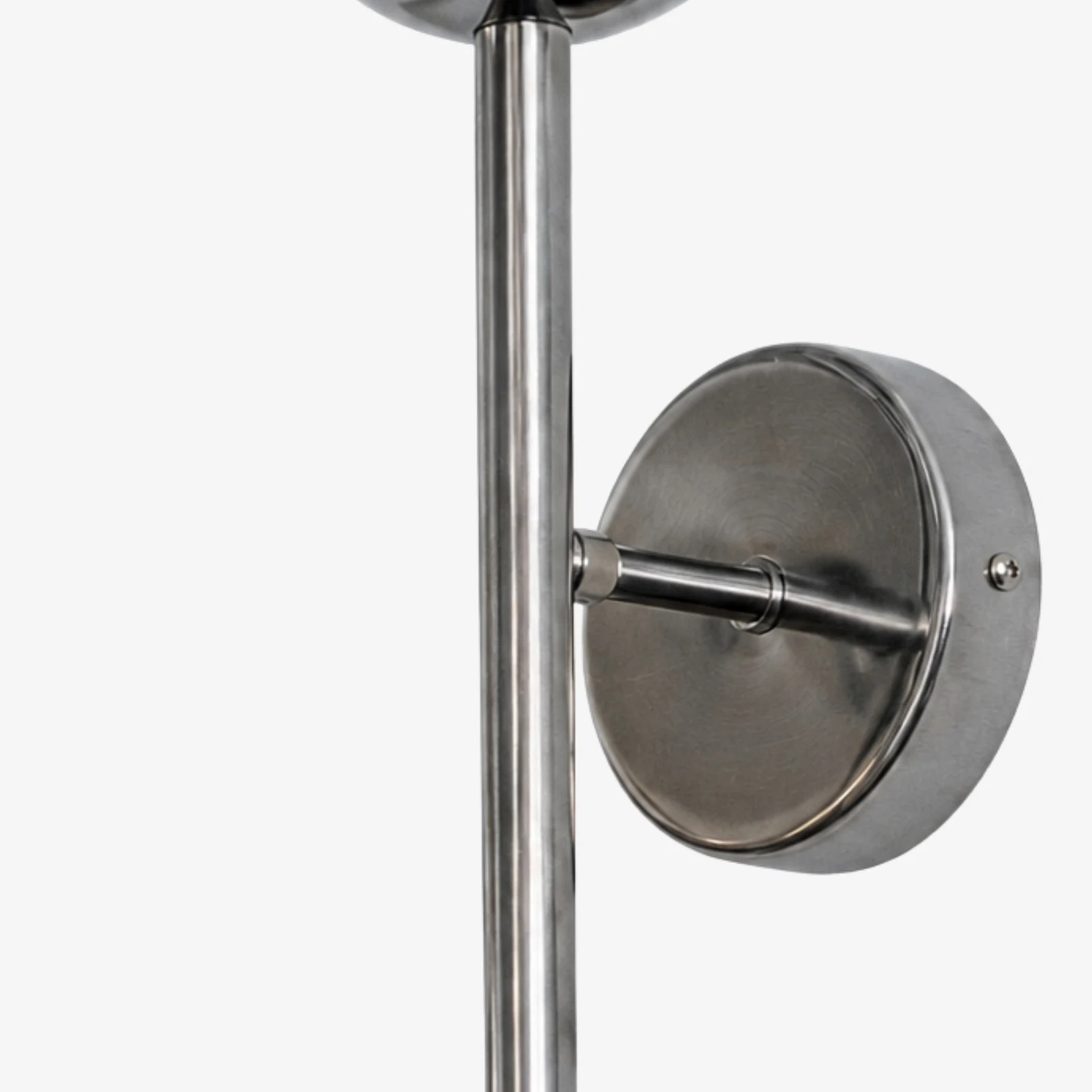 Chrome wall plate detail