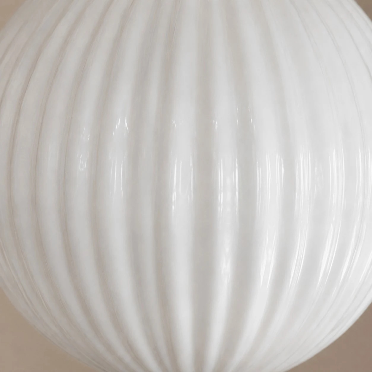 Ribbed milk glass texture