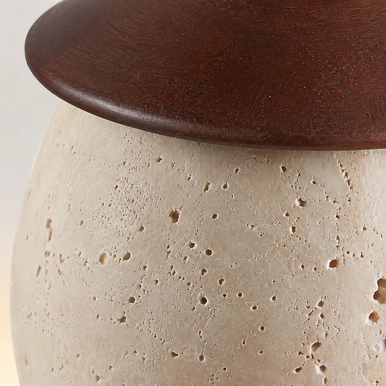 Yellow stone shade texture and top fitting detail