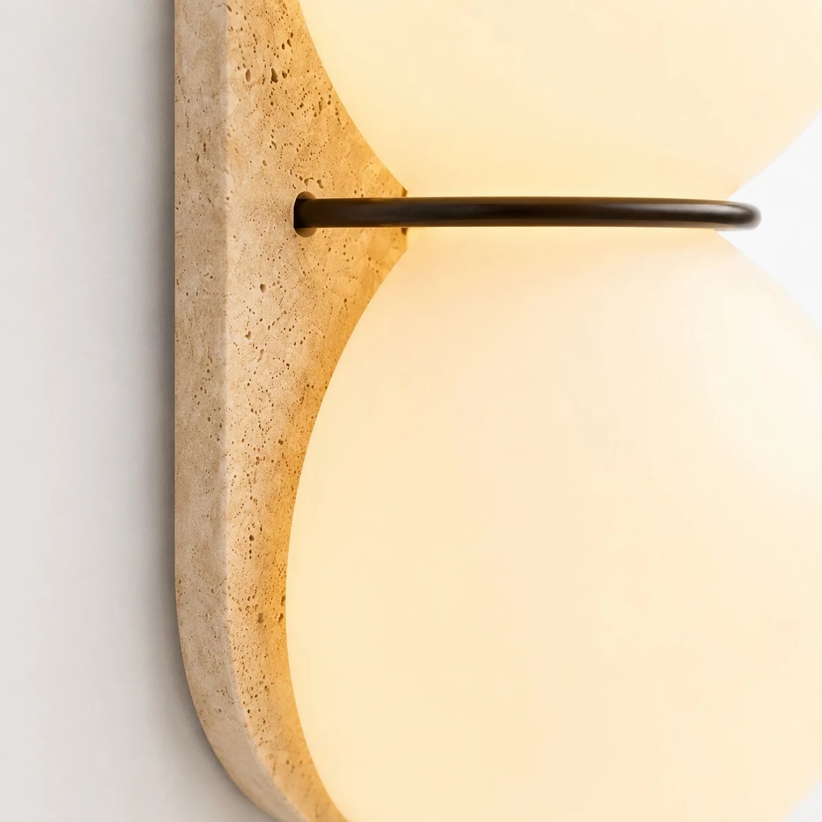 Visible mineral texture in the travertine body