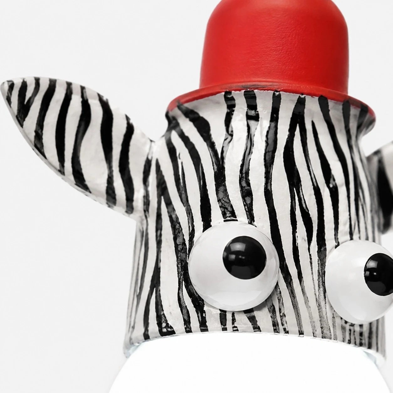Playful details, softened light zebra detail