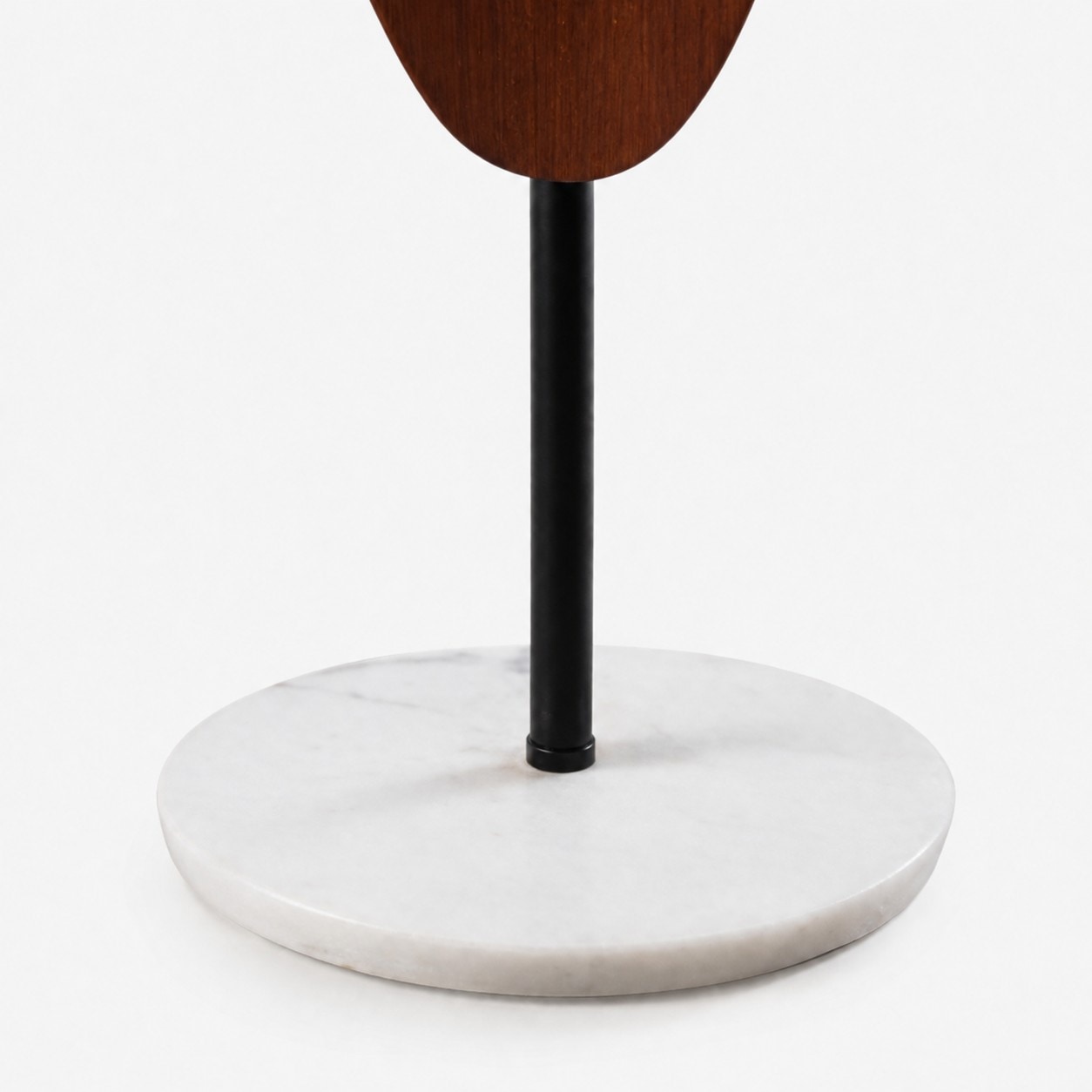Slim black stem and marble look base detail