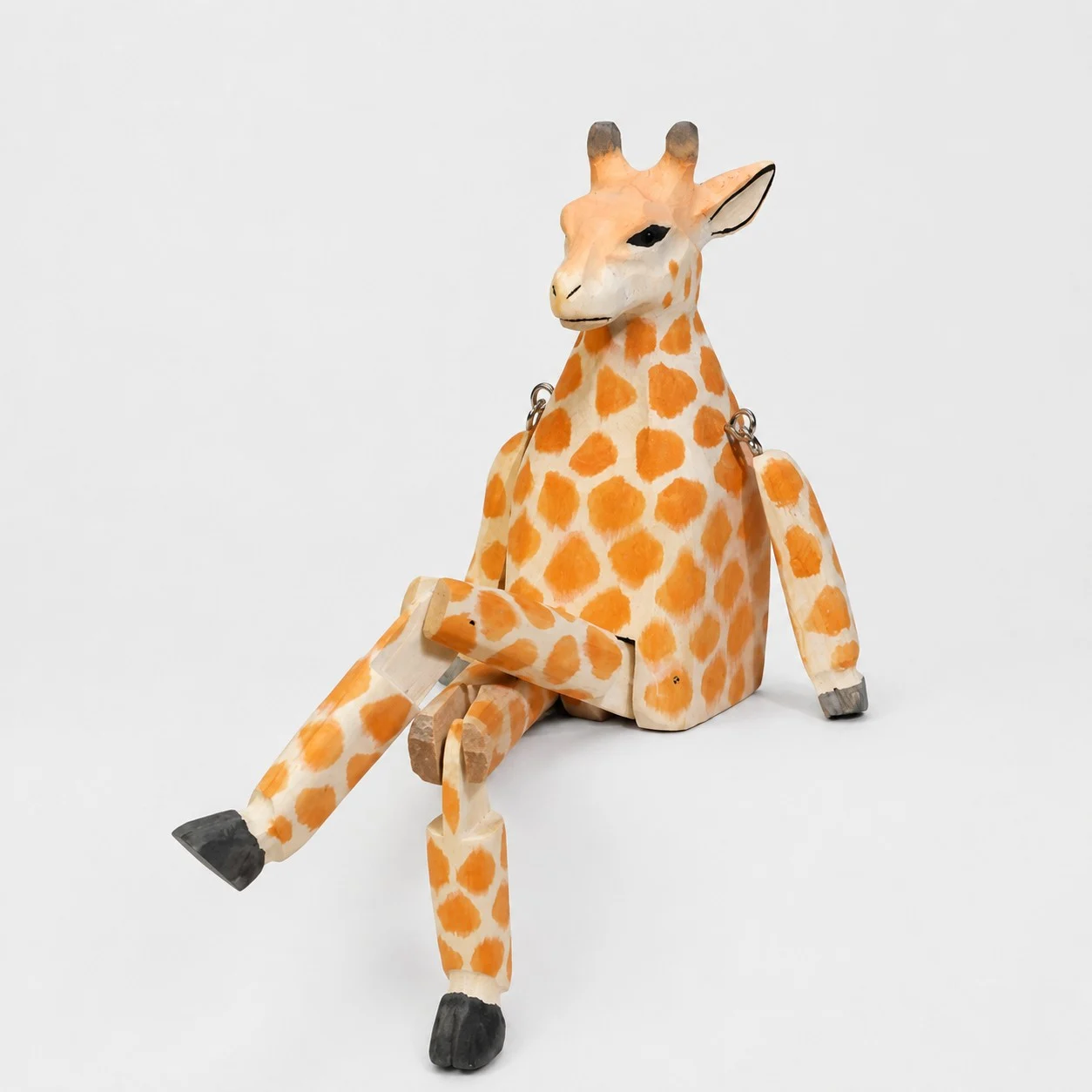 Handgeschnitzter Giraffen-Holzornament