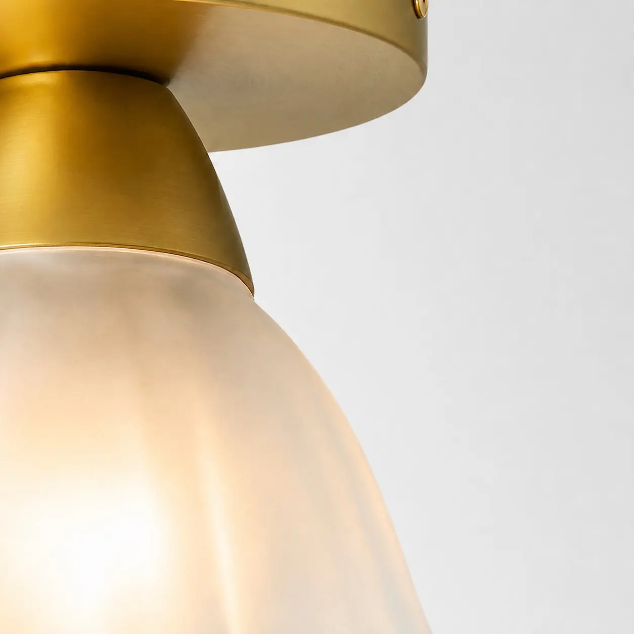 Lamp holder and frosted glass connection detail