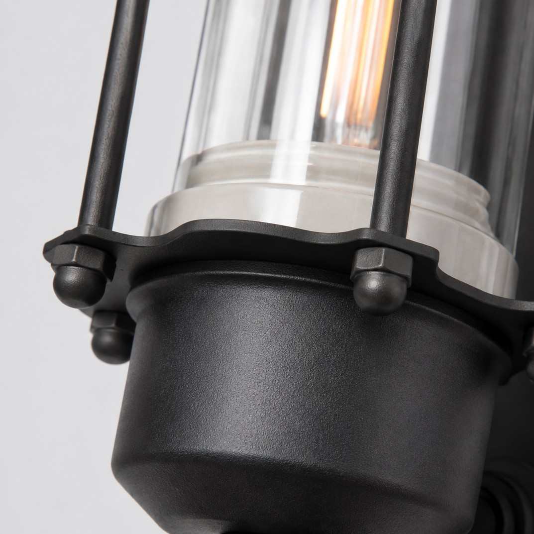 Dark end cap and lower frame detail