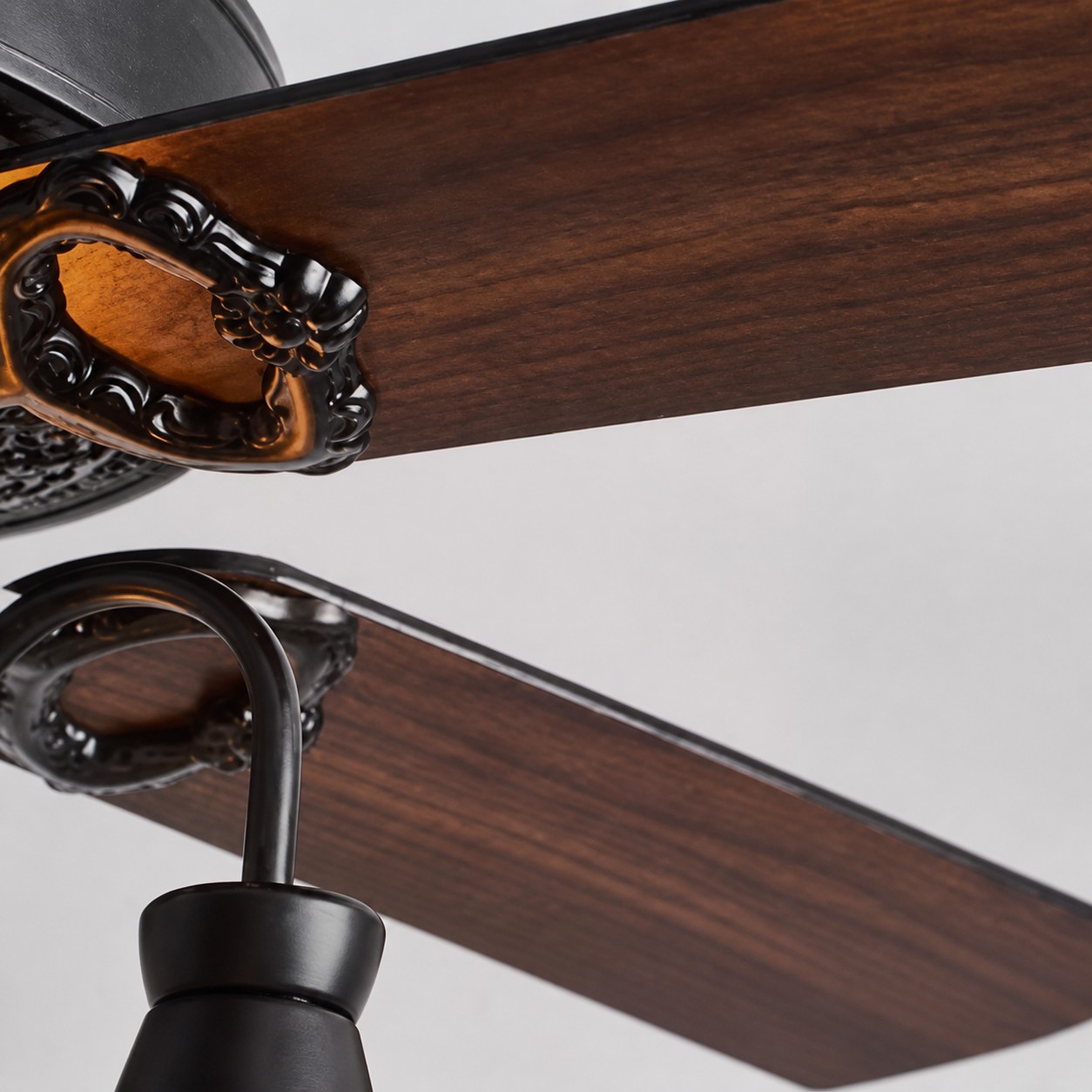 Rich wood-grain blades add classic elegance