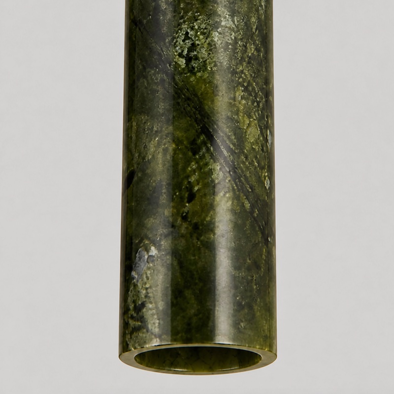 Variations naturelles le long du cylindre de jade