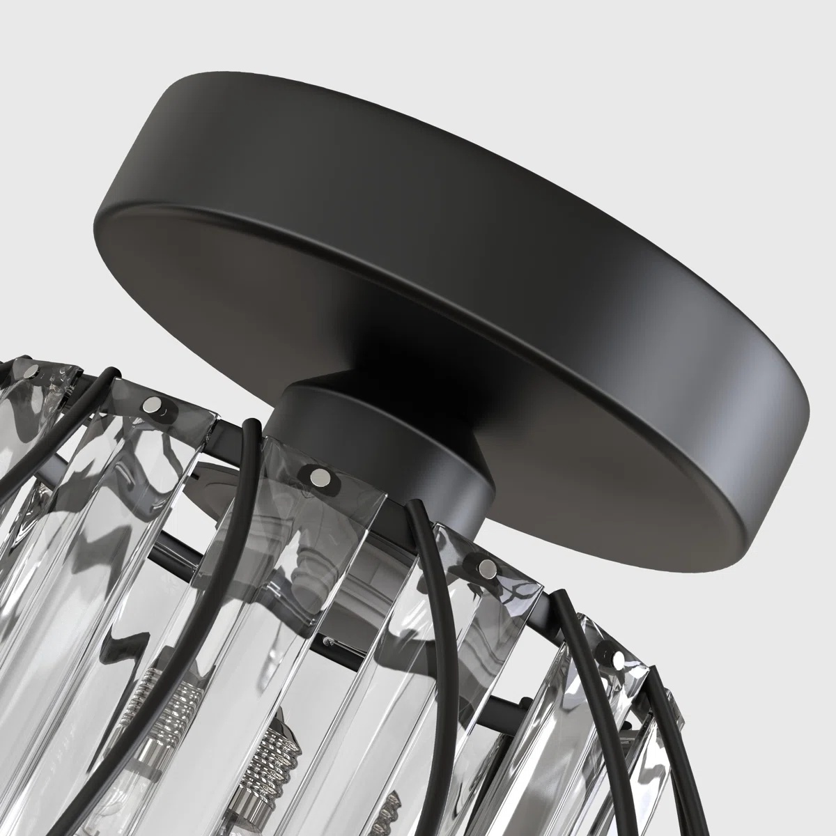 Rosone a soffitto color ottone e lampadario in cristallo